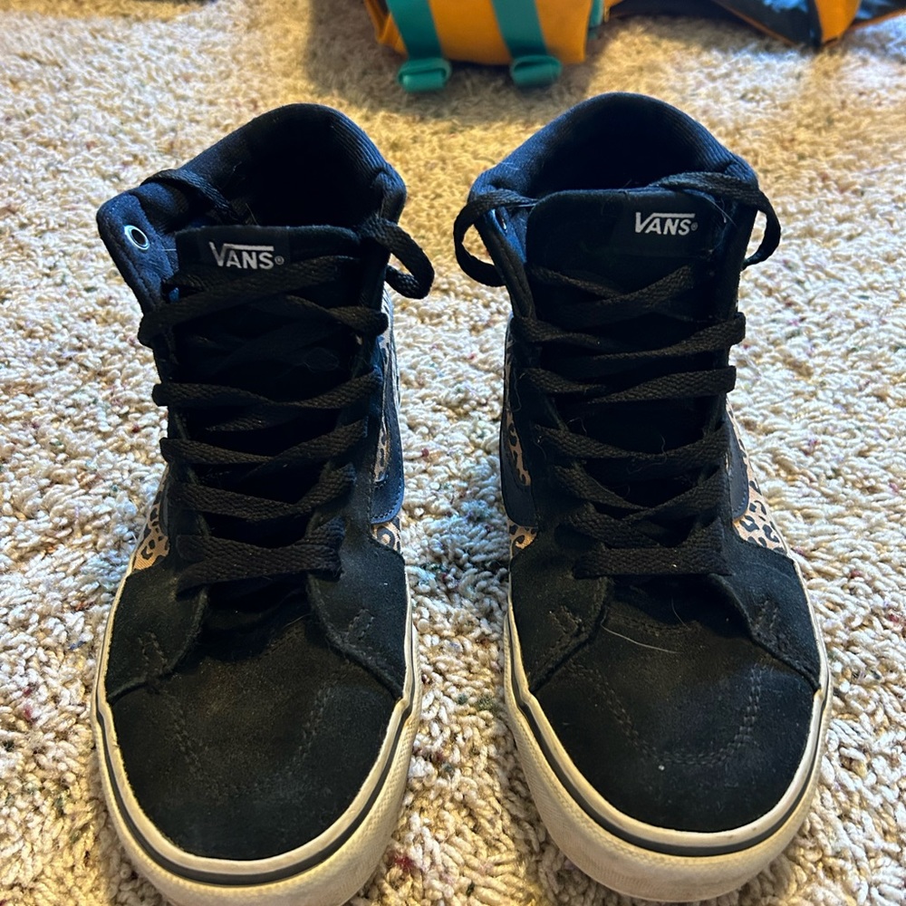 Vans- women’s Sk8-Hi high top canvas vans